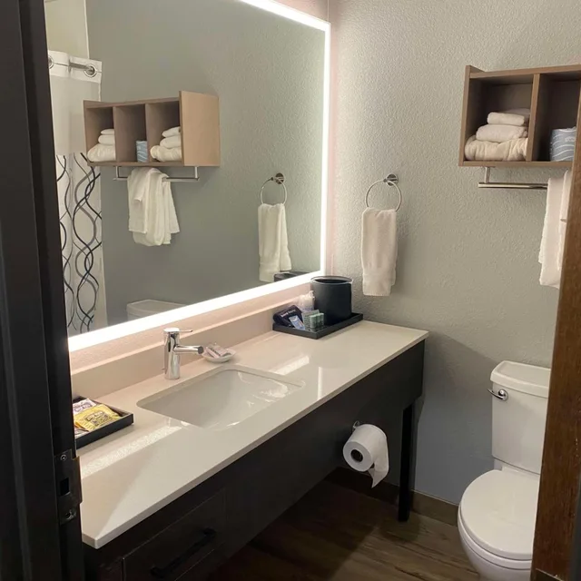 Room, 2 Queen Beds, Accessible, Best Western Lake Lucille Inn 5/5