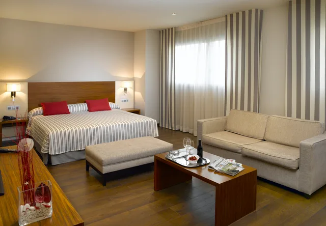 جناح جونيور مفرد، Sercotel Ciutat de Montcada 3/7