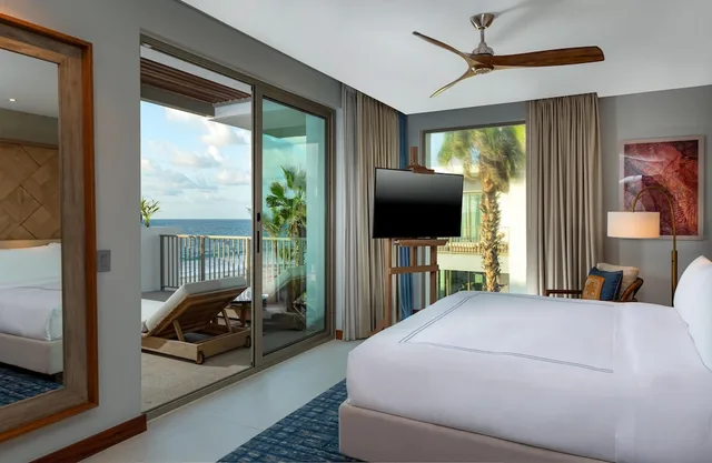 Family Suite, 3 King Beds, Beach Front، Conrad Punta De Mita 4/6