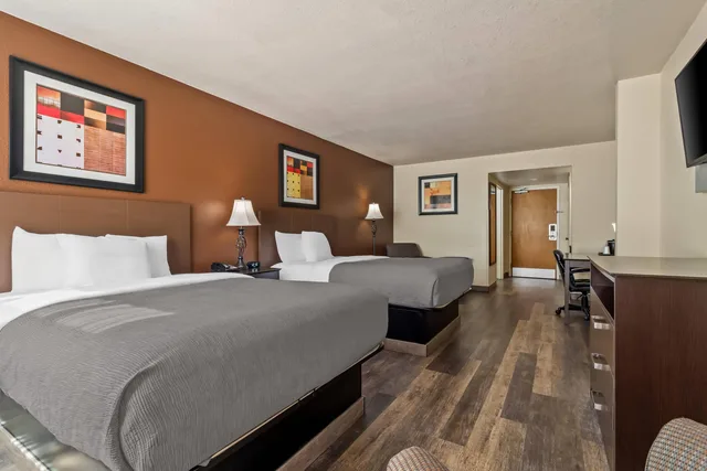 غرفة بسريرين مزدوجين، Quality Inn & Suites North Myrtle Beach 10/10
