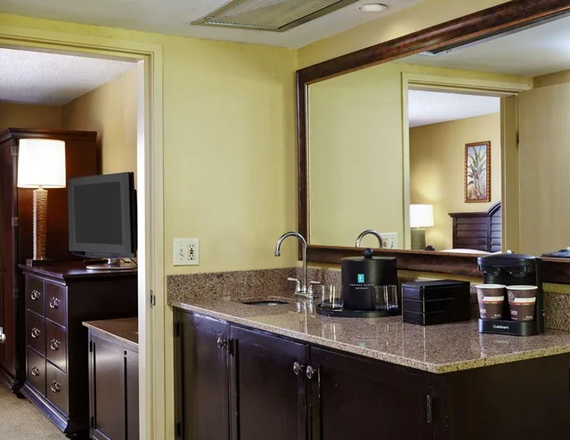غرفة بسريرين مزدوجين، Embassy Suites by Hilton Fort Lauderdale 17th Street 2/2