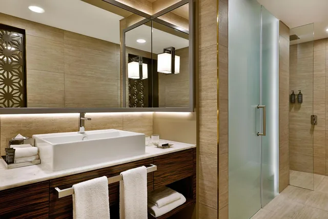 جناح كلوب بسرير كينج بإطلالة على الفناء مع دخول الصالة، Sheraton Astana Hotel 6/6