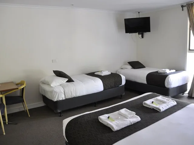 شاليه عائلي بسرير كوين وسريرين منفصلين لذوي الإعاقة، The Hahndorf Old Mill Motel 1/3