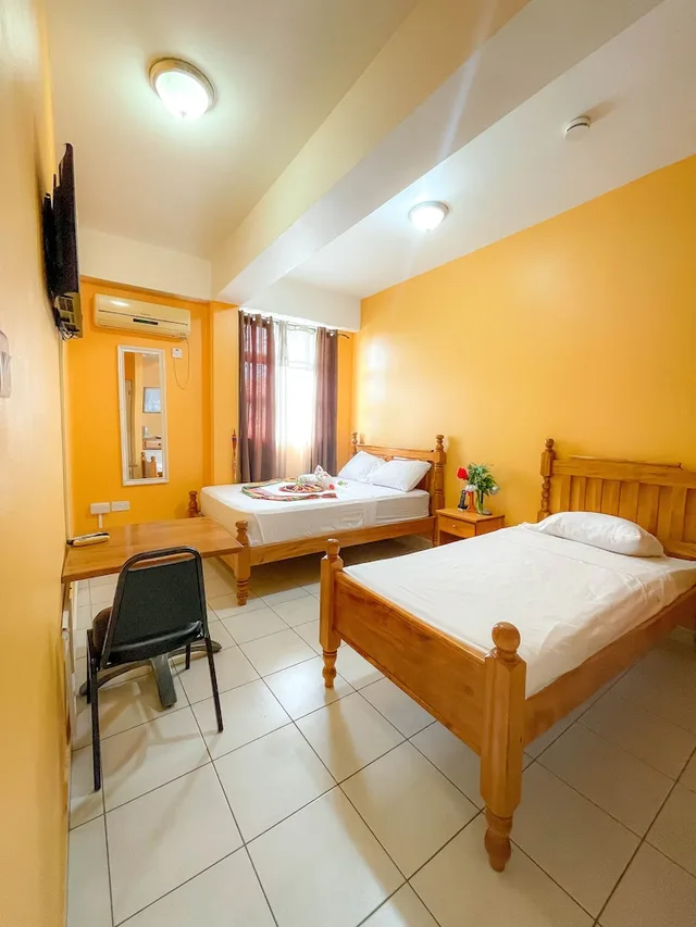 غرفة قياسية بسرير مزدوج وسرير فردي، La Flamboyant Hotel 2/10