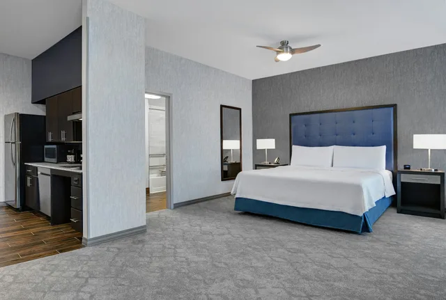 استوديو بسرير كينج لذوي الإعاقة، Homewood Suites by Hilton Edison Woodbridge 3/4