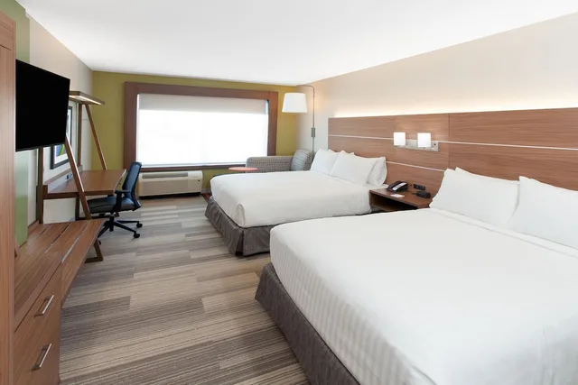 Suite, 2 Double Beds, Holiday Inn Express and Suites Sterling Heights-Detroit Area 3/6