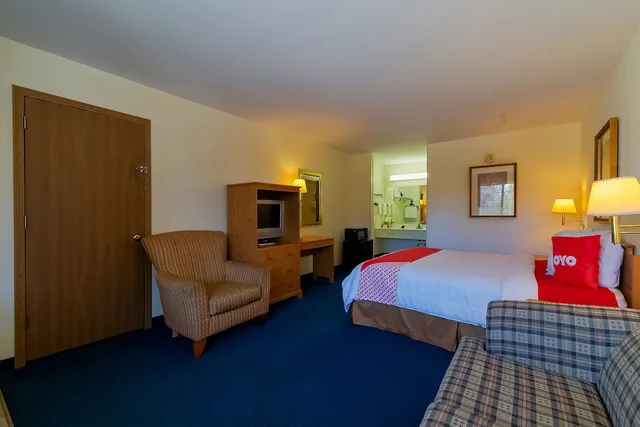 غرفة بسرير كينج، Hotel O Eureka Springs - Christ of Ozark Area 9/10