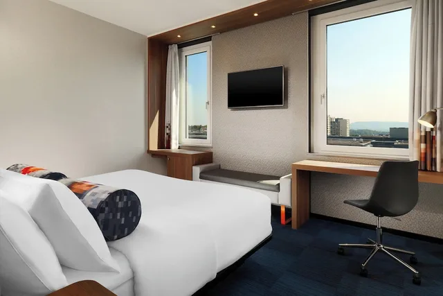 Suite, King Bed, ALOFT STUTTGART 3/8
