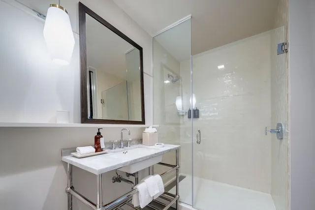 Room, King Bed, Pool View, The Alida, Savannah, a Tribute Portfolio Hotel 4/7