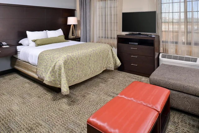 جناح بغرفتي نوم بمطبخ، STAYBRIDGE SUITES ROCHESTER COMMERCE DR NW 2/5