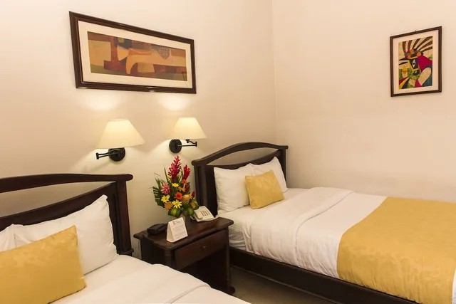 غرفة قياسية بسريرين مزدوجين، Real La Merced Hotel 2/6