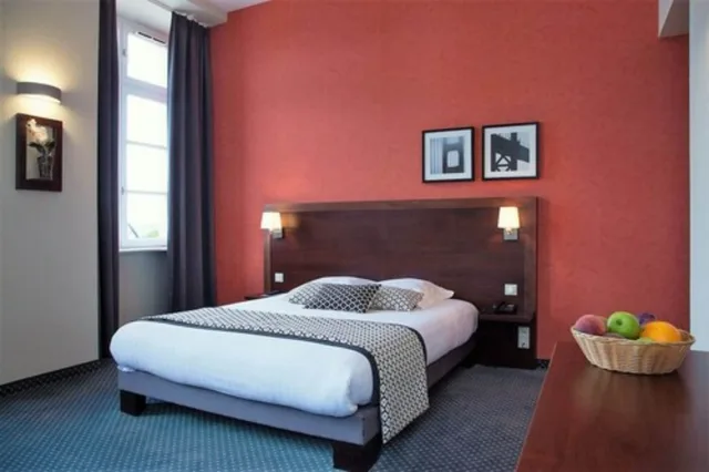 Comfort, Queen Bed, Qualys Hotel Val Vignes 2/4