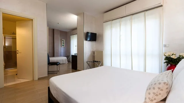 Family, Queen and Twin Beds, Lis Hotel 5/10