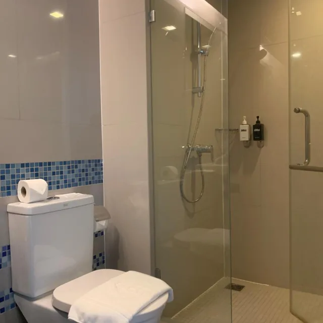 غرفة قياسية رباعية، Isanook Bangkok 6/7