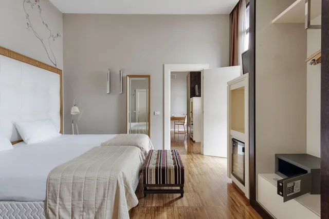 غرفة عائلية بسرير مزدوج وسريرين منفصلين، Italiana Hotels Milan Rho Fair 3/8