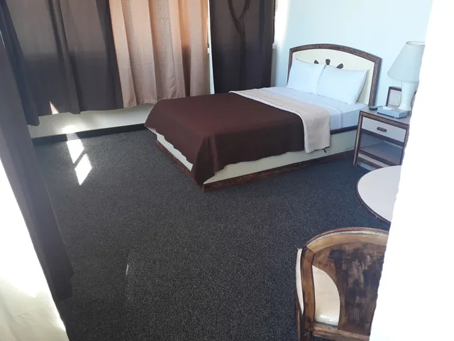غرفة قياسية بسرير كوين، Corona Plaza Hotel 7/10