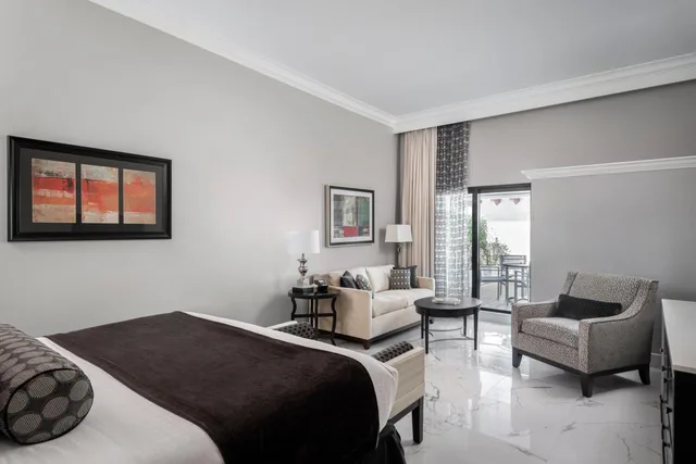 جناح بسرير كينج بإطلالة على المسبح، Inn On Fifth 2/5