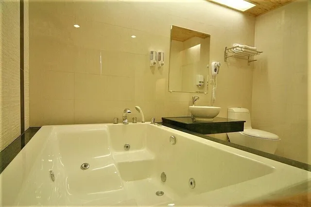غرفة كلاسيكية بسرير كينج، Tranquil Sea Hotel 2/2