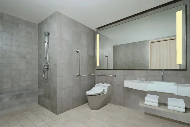 غرفة بسريرين منفصلين، Four Points by Sheraton Surabaya Pakuwon Indah 4/5
