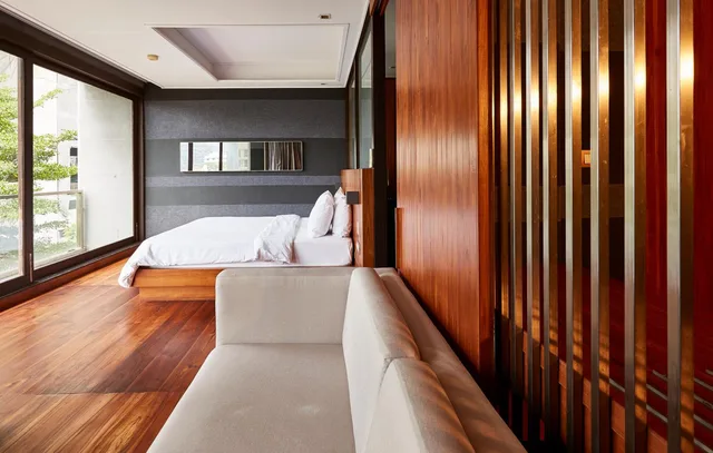 Suite, LUXX Langsuan 8/10