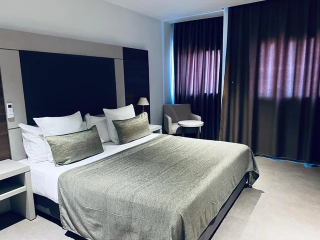 Premium room H، Grand Hotel Central 1/1
