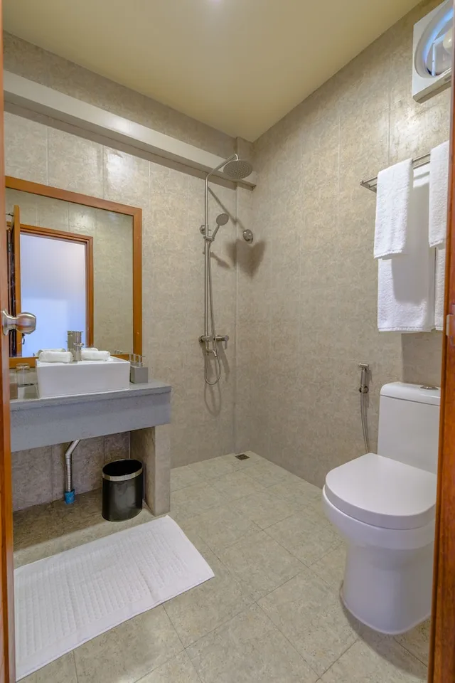 Araamu Holidays and Spa، Male 57/60