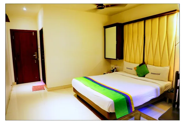 غرفة قياسية بسرير كوين، Treebo Staycation Holiday 2/9