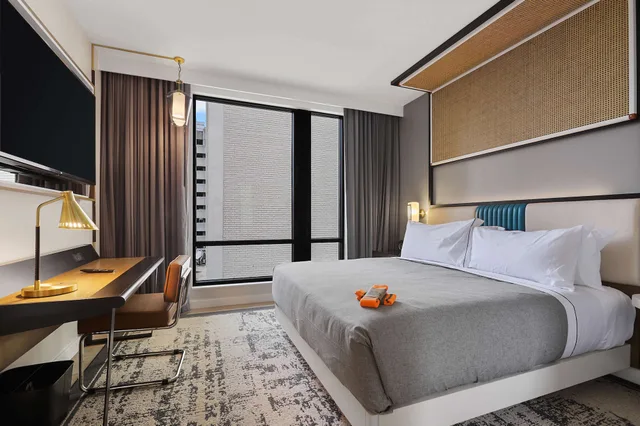 جناح بسرير كينج بإطلالة على المدينة، Canopy by Hilton Memphis Downtown 1/3