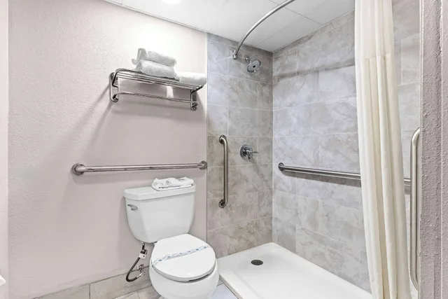 غرفة بسريرين كوين للمدخنين لذوي الإعاقة، Days Inn by Wyndham Clayton 6/6