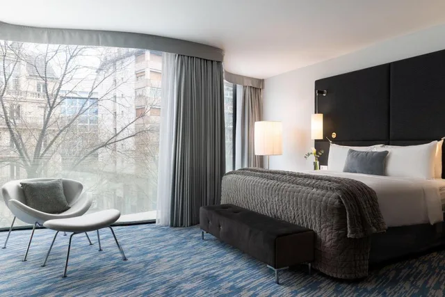 Suite, King Bed, Eiffel View, Terrace, High Floor، Renaissance Paris Arc de Triomphe Hotel 6/10