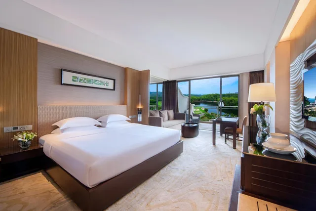غرفة تنفيذية كبيرة بسرير كينج بإطلالة على البحيرة، Mission Hills Resort Dongguan 1/1