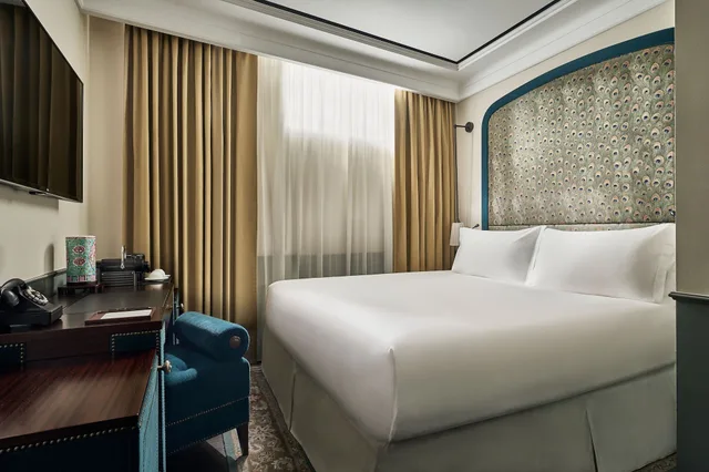 Colonial, King Bed، Maxwell Reserve Singapore, Autograph Collection 3/8