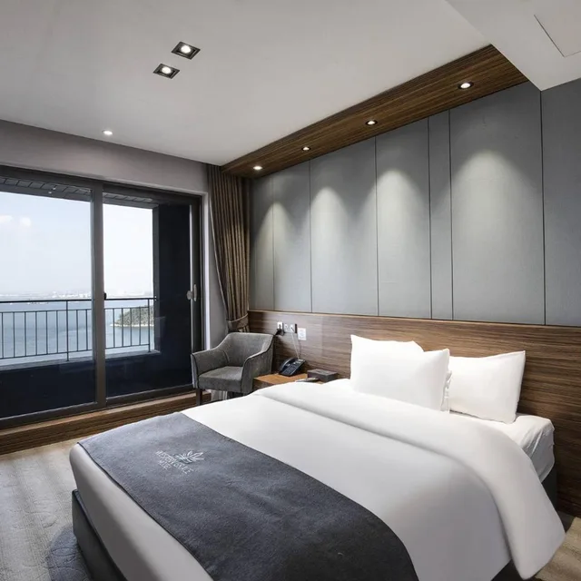 غرفة قياسية بسرير مزدوج بشرفة، Western Grace Hotel 3/10