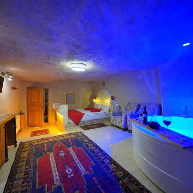 جناح بمسبح خاص، Fosil Cave Hotel 2/4