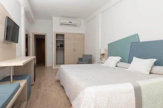 Room, Double Bed, Side Sea View, Balcony، Palia Las Palomas 1/4