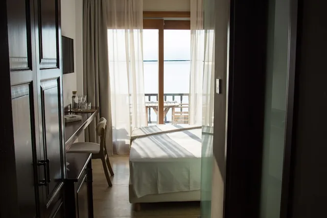غرفة ديلوكس بسرير كينج بإطلالة على البحر، Sunrise Hotel 8/10
