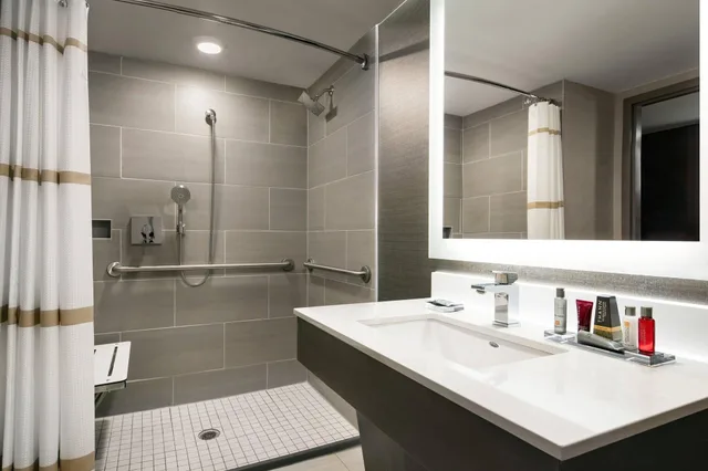 Room, King Bed, Marriott Indianapolis North 4/6