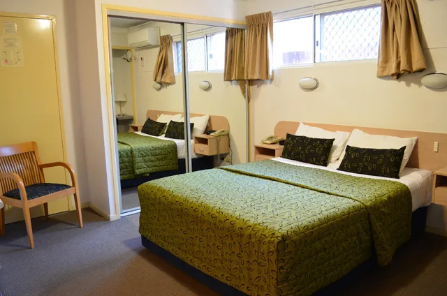 غرفة قياسية بسرير كوين، AIRPORT MOTEL 1/1