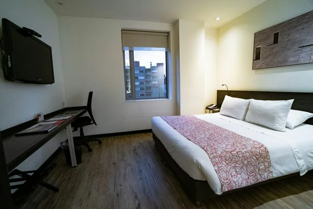 Couple، Hotel B3 Virrey 1/1