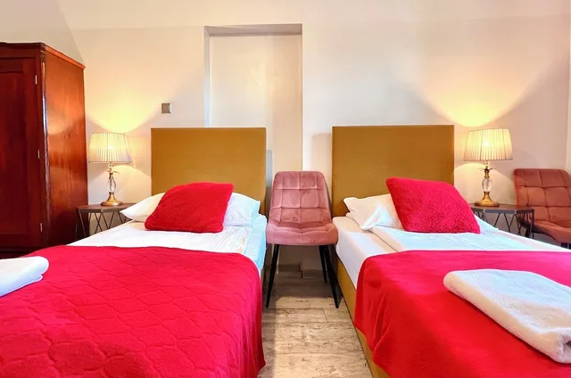 غرفة قياسية بسريرين منفصلين، Oki Doki Old Town Hostel 3/6