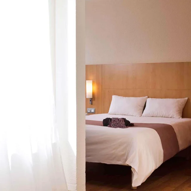 غرفة بسرير مزدوج مع سرير إضافي، Ibis Brussels Expo Atomium 1/7