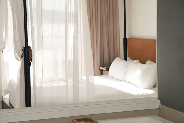 جناح بسرير كينج بإطلالة على البحيرة مع أريكة، ESTEREL RESORT 3/4