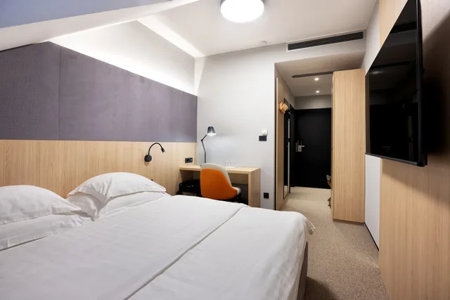 Economy, Double Bed, Hotel Kompas 1/4