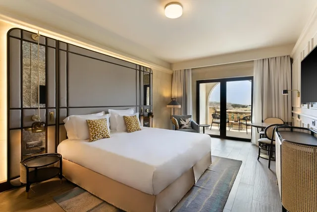 1 Bedroom, Signature, Gozo, Executive, Suite, King Bed, Pool View, Kitchen، Kempinski Hotel San Lawrenz Gozo 2/8