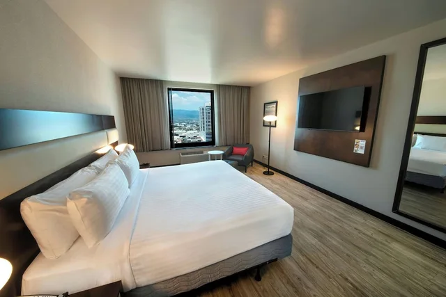 غرفة ديلوكس بسرير مزدوج، Four Points by Sheraton San Jose Sabana 1/10