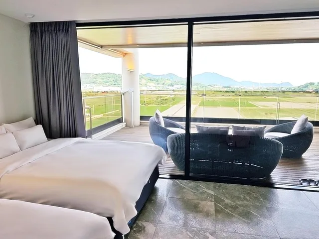 غرفة بسريرين منفصلين بإطلالة، Hotel Gite 10/10