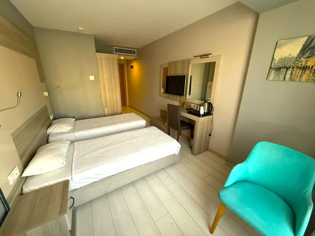 غرفة اقتصادية ثلاثية، On Hotel 9/10