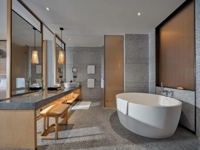 غرفة قياسية بسرير كينج بإطلالة على البحر، Crowne Plaza Sanya Haitang Bay Resort 8/10