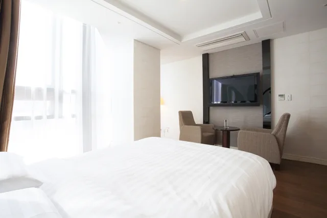 Standard, Double Bed, Sunset Hotel 2/10