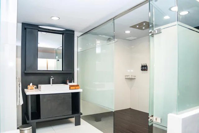 Penthouse Suite, King Bed، Cross Paasha Seminyak Bali 3/7
